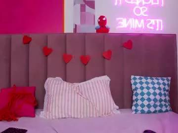 Check-out our online cams range and interact on a personal level with our sweet girls streamers, showing off their voluptuous shapes and toys.