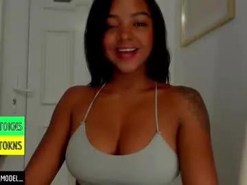 Check-out our online cams range and interact on a personal level with our sweet girls streamers, showing off their voluptuous shapes and toys.