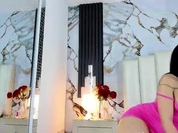 Check-out our online cams range and interact on a personal level with our sweet girls streamers, showing off their voluptuous shapes and toys.