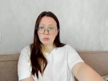 Check-out our online cams range and interact on a personal level with our sweet girls streamers, showing off their voluptuous shapes and toys.
