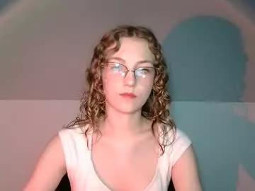 Check-out our online cams range and interact on a personal level with our sweet girls streamers, showing off their voluptuous shapes and toys.