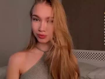 Check-out our online cams range and interact on a personal level with our sweet girls streamers, showing off their voluptuous shapes and toys.