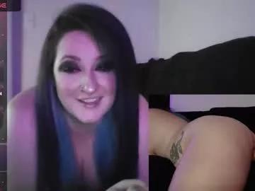 Check-out our online cams range and interact on a personal level with our sweet girls streamers, showing off their voluptuous shapes and toys.