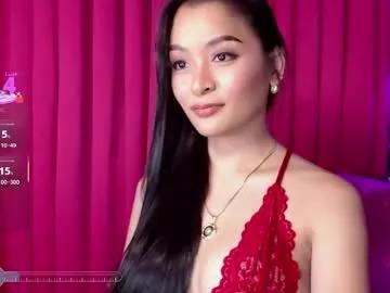 Check-out our online cams range and interact on a personal level with our sweet girls streamers, showing off their voluptuous shapes and toys.