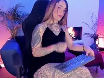 Check-out our online cams range and interact on a personal level with our sweet girls streamers, showing off their voluptuous shapes and toys.