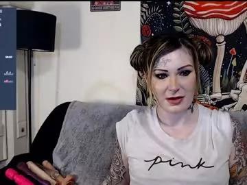 Check-out our online cams range and interact on a personal level with our sweet girls streamers, showing off their voluptuous shapes and toys.