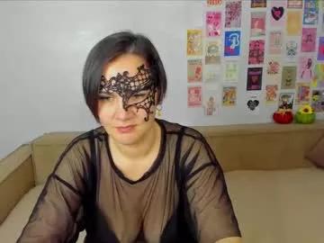 Check-out our online cams range and interact on a personal level with our sweet girls streamers, showing off their voluptuous shapes and toys.