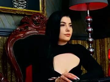 Check-out our online cams range and interact on a personal level with our sweet girls streamers, showing off their voluptuous shapes and toys.