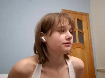 micasulejmanovski — Goal: Show my outfit - My name is Luna and I'm #18 year old and i am #shy #new #young girl with #skinny figure and it's my first day here [40 tokens remaining]