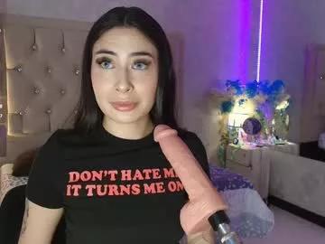 Check-out our online cams range and interact on a personal level with our sweet girls streamers, showing off their voluptuous shapes and toys.