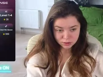 milania_hot_foxy — Goal: teasing #ukraine #lovense #bigass #tits #sexy - Next Goal: take of my shirt