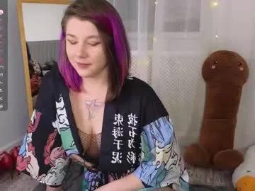 Check-out our online cams range and interact on a personal level with our sweet girls streamers, showing off their voluptuous shapes and toys.