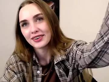 Check-out our online cams range and interact on a personal level with our sweet girls streamers, showing off their voluptuous shapes and toys.