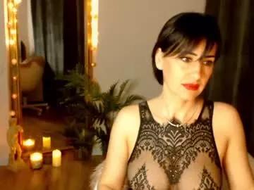 Check-out our online cams range and interact on a personal level with our sweet girls streamers, showing off their voluptuous shapes and toys.