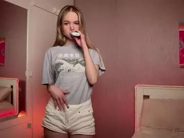 Check-out our online cams range and interact on a personal level with our sweet girls streamers, showing off their voluptuous shapes and toys.