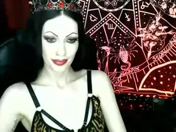 Check-out our online cams range and interact on a personal level with our sweet girls streamers, showing off their voluptuous shapes and toys.