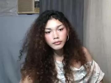Check-out our online cams range and interact on a personal level with our sweet girls streamers, showing off their voluptuous shapes and toys.