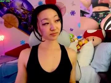 Check-out our online cams range and interact on a personal level with our sweet girls streamers, showing off their voluptuous shapes and toys.