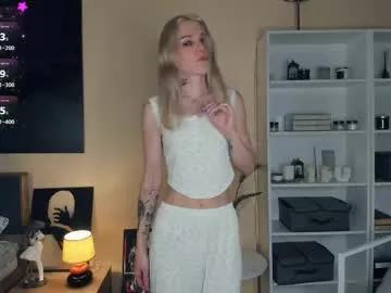 myviolet_rush — Olive here^^ GOAL: Show belly  #new #shy #18 #teen #skinny [25 tokens remaining]