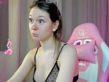 Check-out our online cams range and interact on a personal level with our sweet girls streamers, showing off their voluptuous shapes and toys.