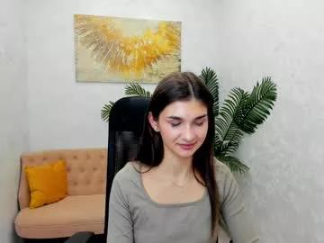 Check-out our online cams range and interact on a personal level with our sweet girls streamers, showing off their voluptuous shapes and toys.