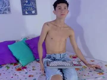 noah_tyler_ — CUM SHOW ;) #18 #twink #bigcock #latino #lovense [484 tokens remaining]