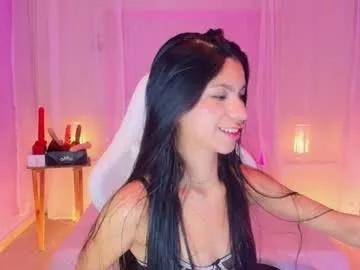 Check-out our online cams range and interact on a personal level with our sweet girls streamers, showing off their voluptuous shapes and toys.