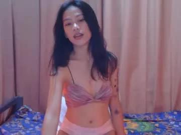 Check-out our online cams range and interact on a personal level with our sweet girls streamers, showing off their voluptuous shapes and toys.