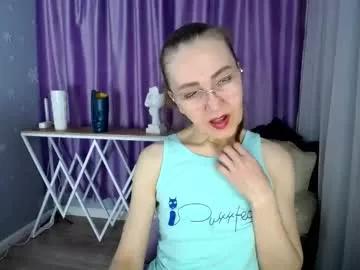 Check-out our online cams range and interact on a personal level with our sweet girls streamers, showing off their voluptuous shapes and toys.