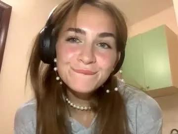 saundrayeeloy — Goal: ^Cute Face^ Hello, my name is Marta, I'm here the first day, I will be very glad to get to know each other #new #shy #18 #young #cute [25 tokens remaining]