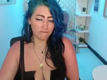 Check-out our online cams range and interact on a personal level with our sweet girls streamers, showing off their voluptuous shapes and toys.