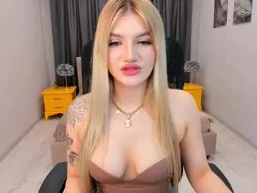 Check-out our online cams range and interact on a personal level with our sweet girls streamers, showing off their voluptuous shapes and toys.
