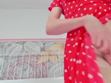 Check-out our online cams range and interact on a personal level with our sweet girls streamers, showing off their voluptuous shapes and toys.
