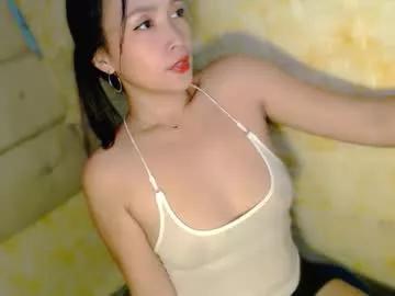 Check-out our online cams range and interact on a personal level with our sweet girls streamers, showing off their voluptuous shapes and toys.