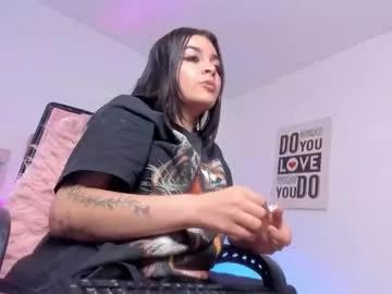 Check-out our online cams range and interact on a personal level with our sweet girls streamers, showing off their voluptuous shapes and toys.