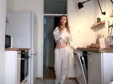 Check-out our online cams range and interact on a personal level with our sweet girls streamers, showing off their voluptuous shapes and toys.