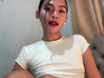 Check-out our online cams range and interact on a personal level with our sweet girls streamers, showing off their voluptuous shapes and toys.