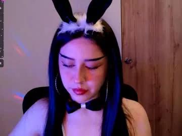 Check-out our online cams range and interact on a personal level with our sweet girls streamers, showing off their voluptuous shapes and toys.