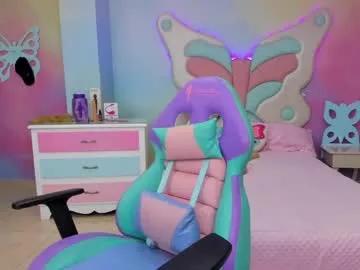 Check-out our online cams range and interact on a personal level with our sweet girls streamers, showing off their voluptuous shapes and toys.