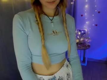Check-out our online cams range and interact on a personal level with our sweet girls streamers, showing off their voluptuous shapes and toys.