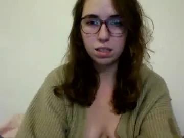 Check-out our online cams range and interact on a personal level with our sweet girls streamers, showing off their voluptuous shapes and toys.