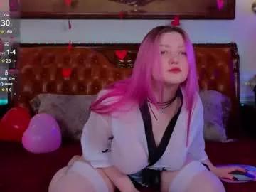 Check-out our online cams range and interact on a personal level with our sweet girls streamers, showing off their voluptuous shapes and toys.