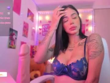 Check-out our online cams range and interact on a personal level with our sweet girls streamers, showing off their voluptuous shapes and toys.