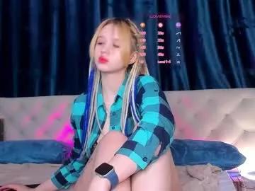 Check-out our online cams range and interact on a personal level with our sweet girls streamers, showing off their voluptuous shapes and toys.