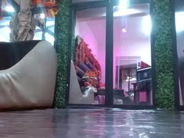 Check-out our online cams range and interact on a personal level with our sweet girls streamers, showing off their voluptuous shapes and toys.