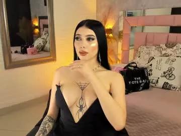 Check-out our online cams range and interact on a personal level with our sweet girls streamers, showing off their voluptuous shapes and toys.