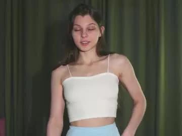 Check-out our online cams range and interact on a personal level with our sweet girls streamers, showing off their voluptuous shapes and toys.