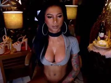 Check-out our online cams range and interact on a personal level with our sweet girls streamers, showing off their voluptuous shapes and toys.