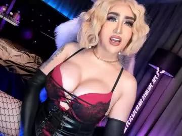 Check-out our online cams range and interact on a personal level with our sweet girls streamers, showing off their voluptuous shapes and toys.