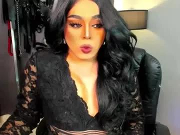Check-out our online cams range and interact on a personal level with our sweet girls streamers, showing off their voluptuous shapes and toys.
